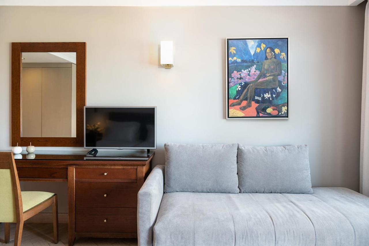 ポルト プラタニアス ビーチ リゾート&スパ Platanés エクステリア 写真 A painting by the artist