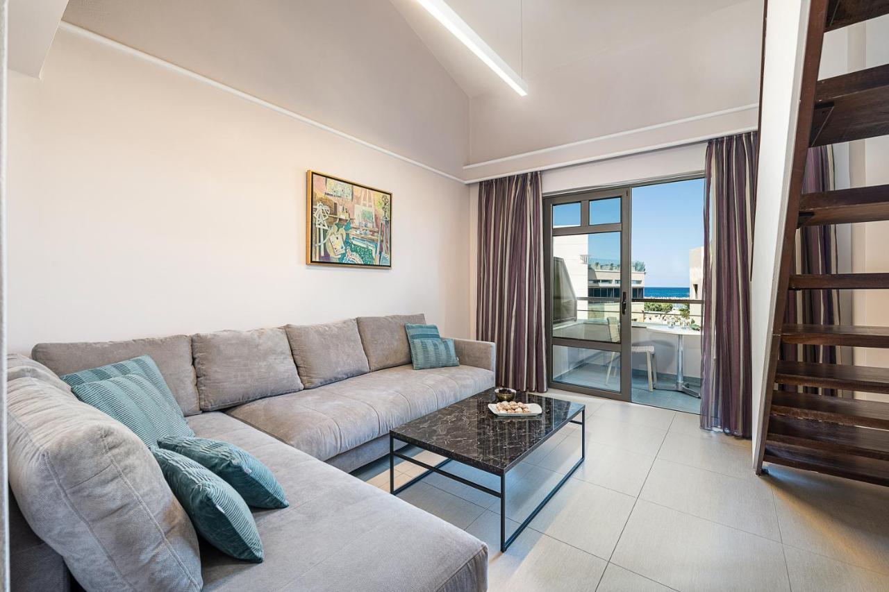 ポルト プラタニアス ビーチ リゾート&スパ Platanés エクステリア 写真 A living room in a modern apartment