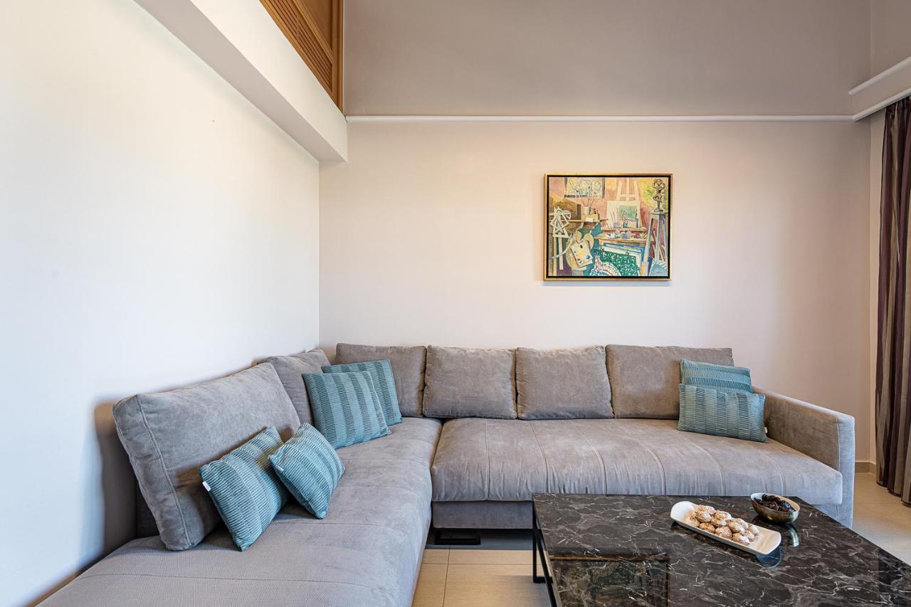 ポルト プラタニアス ビーチ リゾート&スパ Platanés エクステリア 写真 A sectional sofa