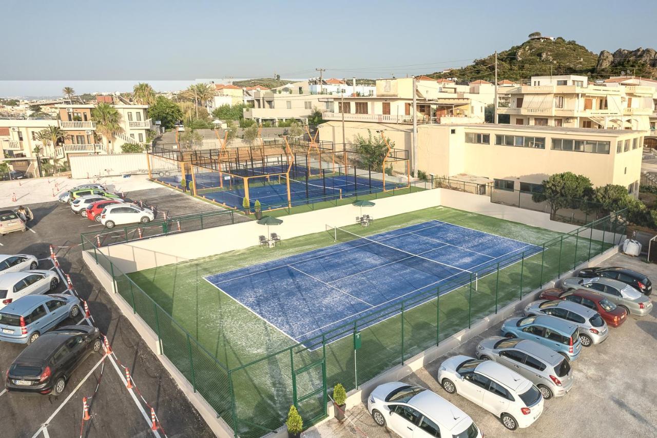 ポルト プラタニアス ビーチ リゾート&スパ Platanés エクステリア 写真 Tennis Club
